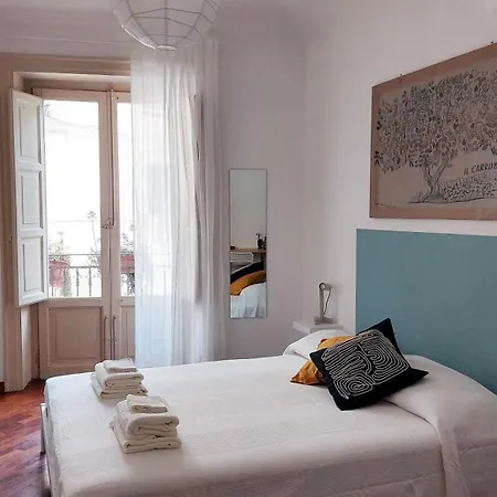 Casa Santoliva In Centro A Maison d'hôtes Palerme